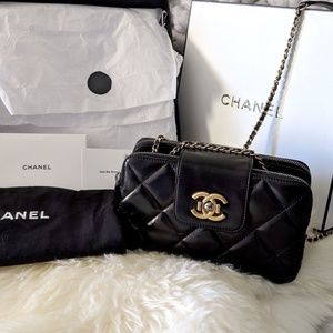 ❌SOLD❌ CHANEL DOUBLE ZIP WOC CHAIN FLAP